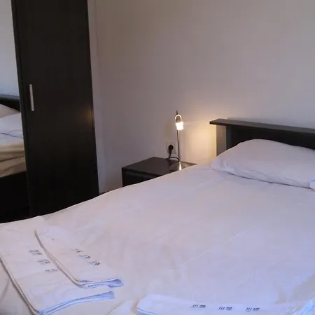 Phoenix I Alexander Services Apartment *