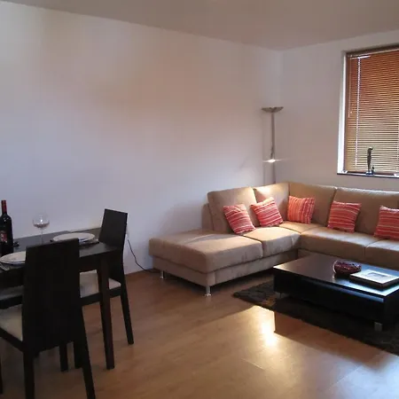 Phoenix I Alexander Services Apartment